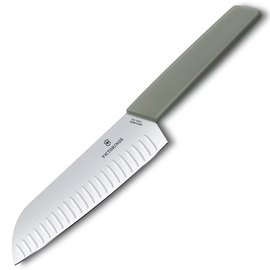 Нож кухонный Victorinox Swiss Modern Santoku 17см рифл. с зел. ручкой (блистер) 6.9056.17K6B