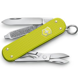 Многофункциональный нож Victorinox CLASSIC SD Electric Yellow 0.6221.L23, Цвет : Салатовый