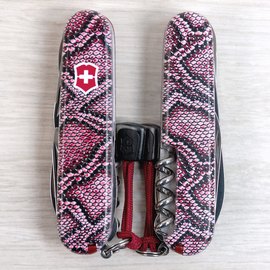 Многофункциональный коллекционный нож Victorinox Huntsman Design Принт Кожа питона (1.3713.R2200pk), изображение 5