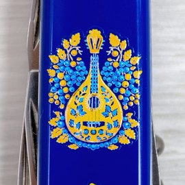 Многофункциональный сувенирный нож Victorinox Spartan Ukraine Украинские мотивы (1.3603.2.T1370u)