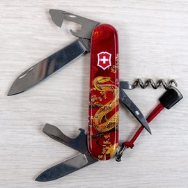 Многофункциональный коллекционный нож Victorinox Spartan Zodiac Золотая змея (1.3603.Z4200pk)