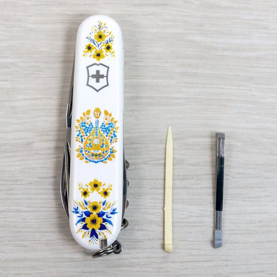 Многофункциональный сувенирный нож Victorinox Spartan Ukraine Украинские мотивы (1.3603.7.T1370u)
